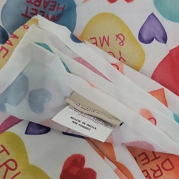 6 Rachel Zoe Cloth Valentines Heart Live Be Mine Napkins NwOT - Picture 4 of 4